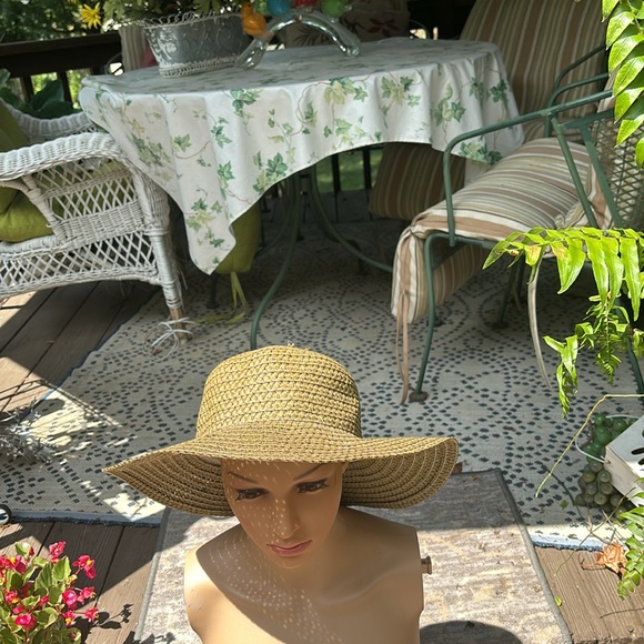 NEW Max Grey Lightweight Very pretty Olive Green Color paper Hat - Picture 5 of 9